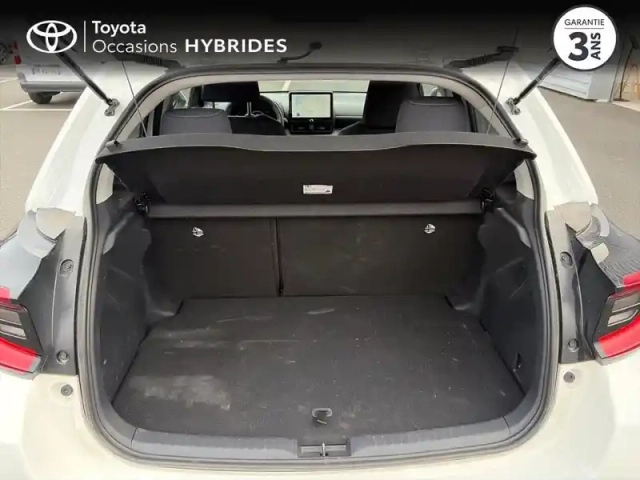 Toyota Yaris 116h design 5p my25 — photo 10