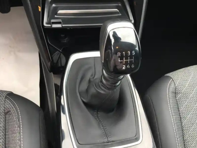 Peugeot 208 100 s&amp;s bvm6 — photo 23