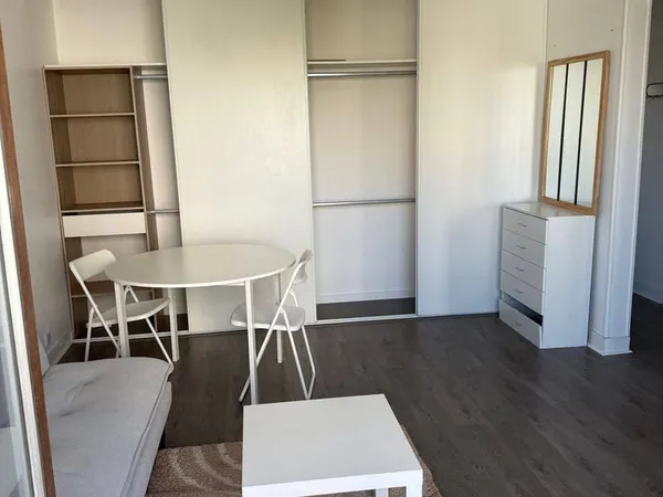 Studio 1 pièce 28 m²