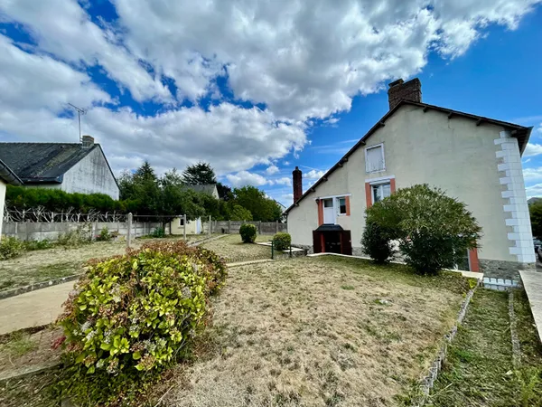 Maison au coeur de CHEVAIGNE de 66m² habitables, Potentiel de 90m², extension possible, 3 chambres, 