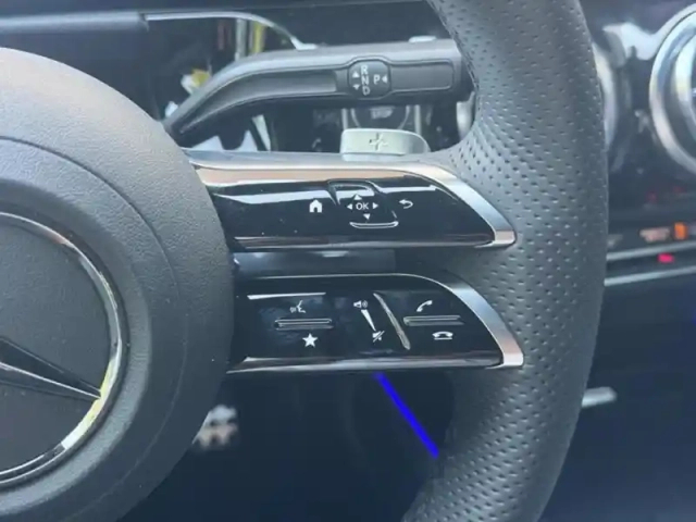 Mercedes Eqa 250+ — photo 18