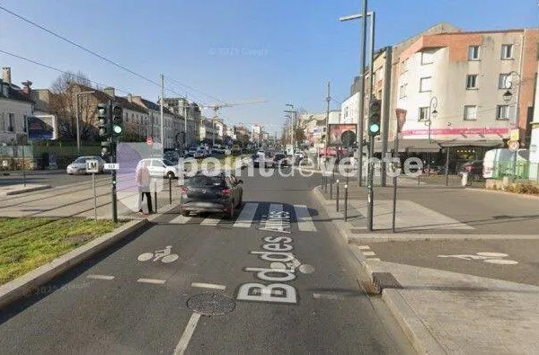 Local commercial 925 m²
