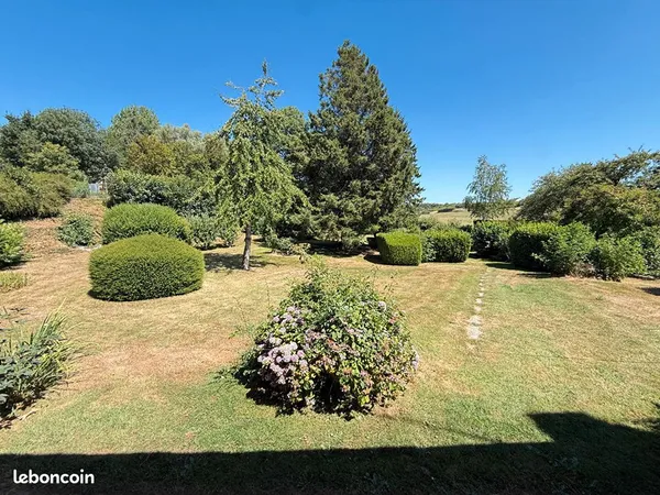 Propriété 9 pièces 219 m²