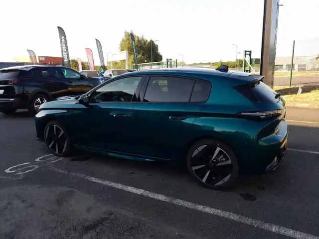 Peugeot 308 electrique 55 kwh 156ch — photo 12
