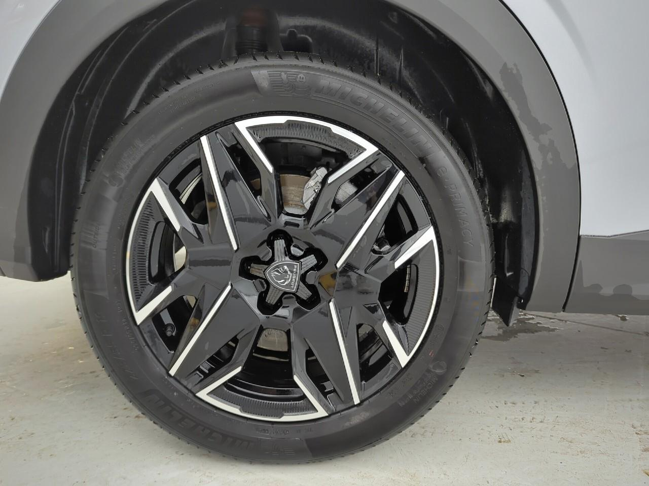 Peugeot 5008 hybrid 145 ch e-dcs6 allure — photo 29