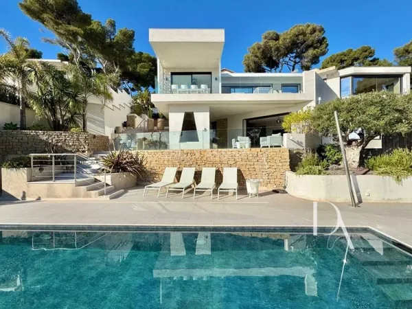 Villa 5 pièces 240 m²