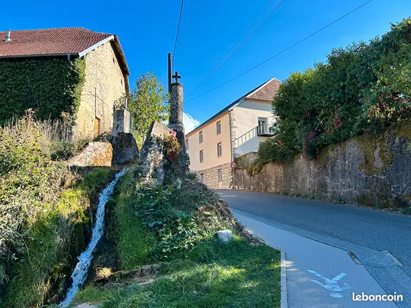 Bien immobilier de rendement Vente Vaire 1390000€
