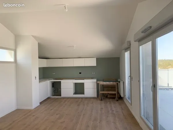 T3 DUPLEX 77 m² - ROOFTOP 51 m² - TERRASSE - PARKING - BÈGLES TERRE NEUVE