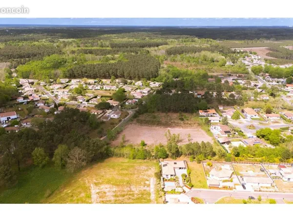 Terrain 617 m² Salles