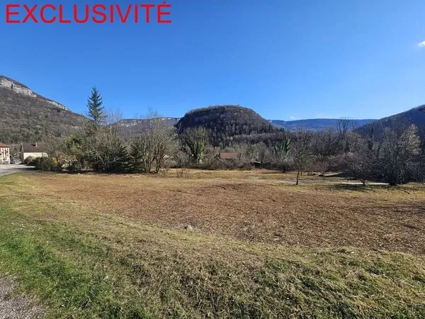 Lavans les Saint Claude : terrain à bâtir de 3 500 m2