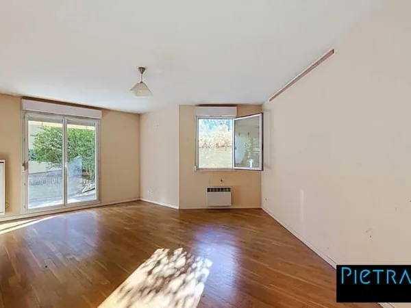 LYON 3 - T4 84 M² - REZ-DE-JARDIN - 3 CHAMBRES - TERRAS