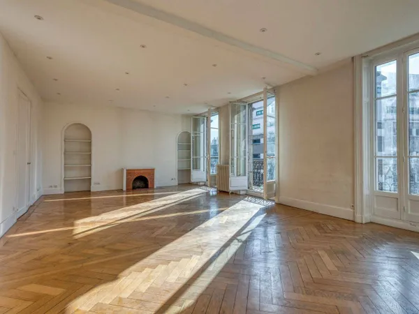 Appartement 4 pièces 142 m²