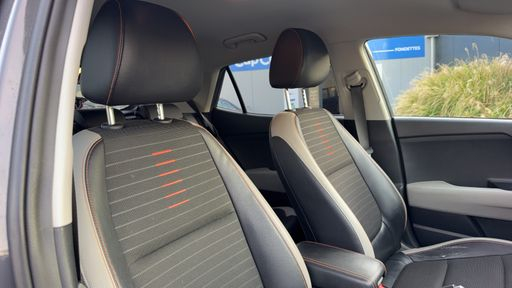 Kia Stonic 1.0 T-GDi 100 Mild Hybrid - Launch Edition – 2021 – 63308 km – Hybride essence – Boîte Manuelle — photo 9