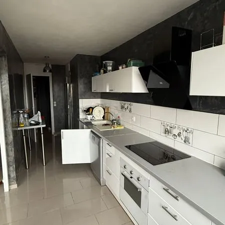 Tourcoing Centre - Spacieux appartement 84 m² avec box et parking