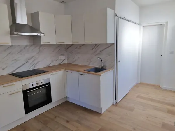 Maison rénovée avec garage