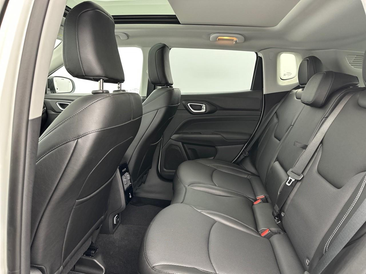 Jeep Compass 1.3 phev t4 240 ch 4xe eawd summit — photo 12