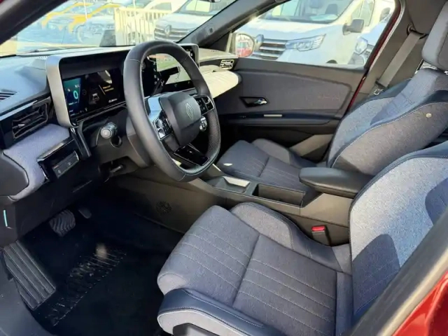 Renault 4 renault  e-tech electrique 150 ch autonomie confort — photo 22