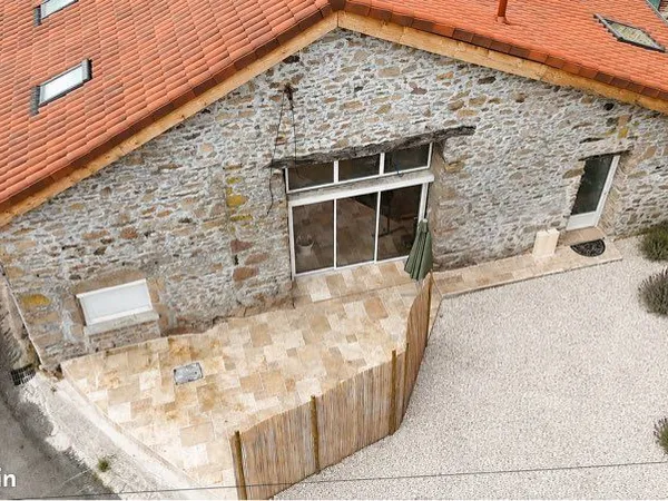 Grange rénové type loft T4