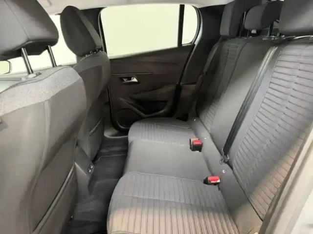 Peugeot 208 e- 136ch style — photo 10