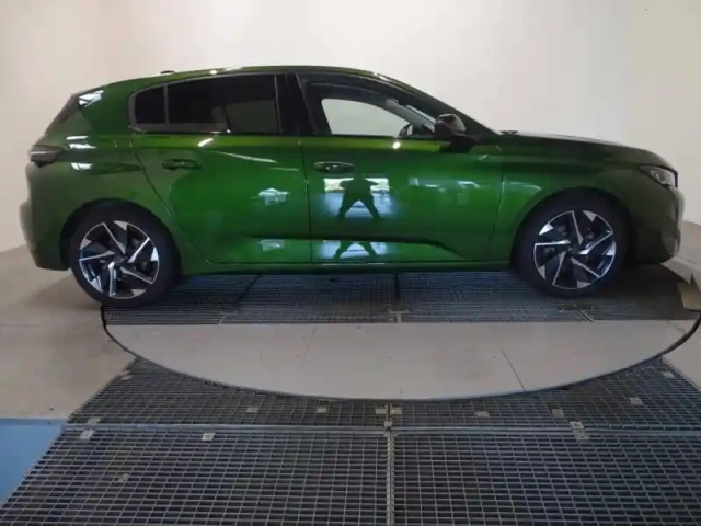 Peugeot 308 1.2 puretech 130ch s&amp;s allure pack — photo 3