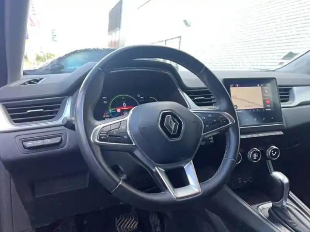 Renault Captur e-tech 145 - 21 — photo 25