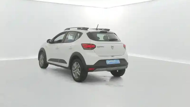 Dacia Sandero eco-g 100 — photo 12