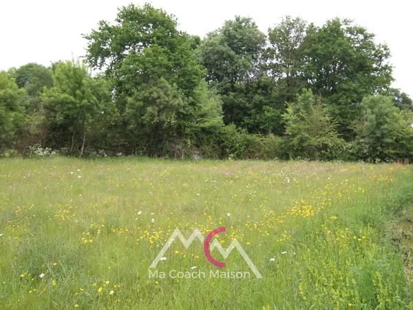 STE-ANNE SUR BRIVET en village, Terrain à bâtir de 740m2