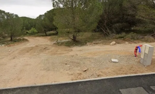 Terrain 274 m²