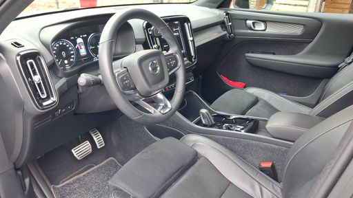 Volvo XC40 1.5 T5 Recharge 180 + 82ch DCT7 - R-Design – 2022 – 82500 km – Hybride rechargeable – Boîte Automatique — photo 18