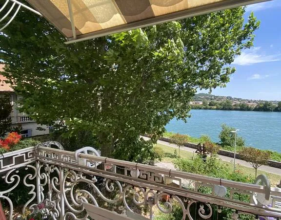 Appartement 3 pièces 141 m²