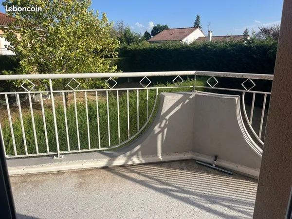 Beau 3 pièces 73 m² avec balcon, garage & parking
