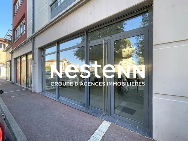 A Vendre: Local commercial 50 m² avec grande vitrine ? Centre de Saint-Laurent-sur-Saône (01750)