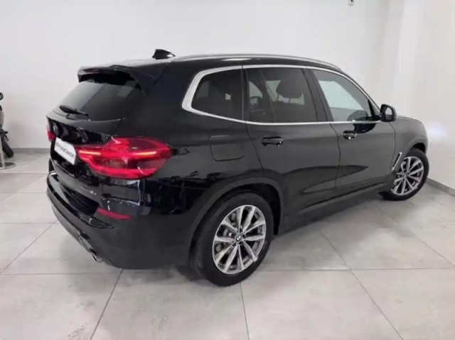 Bmw X3 sdrive18da 150ch  business design — photo 2