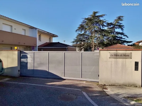 Place parking louée / stationnement - résidence sécurisée à Aucamville