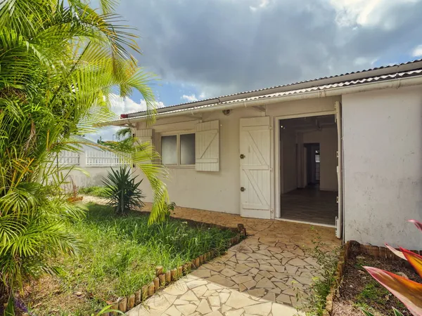 Maison en location Baie-Mahault