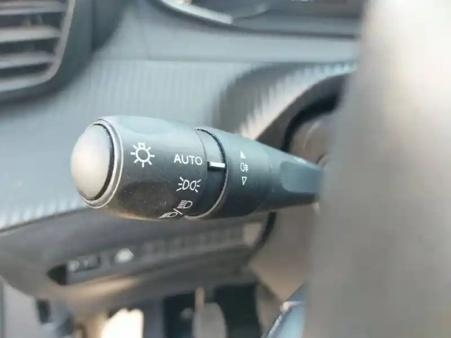 Peugeot 2008 bluehdi 110 s&amp;s bvm6 — photo 53