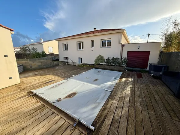 Maison familiale 205 m2 - Piscine chauffée - Studio indépendant - Belles prestations