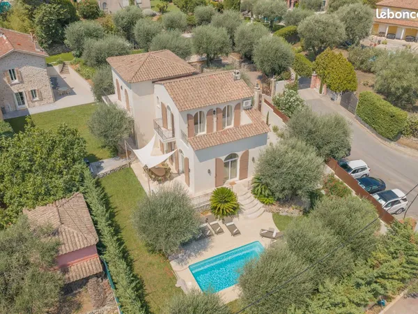 VILLA AVEC MAISON D'INVITES A LOUER A L'ANNEE ENTIEREMENT MEUBLE- GRASSE SUD SECTEUR RECHERCHé