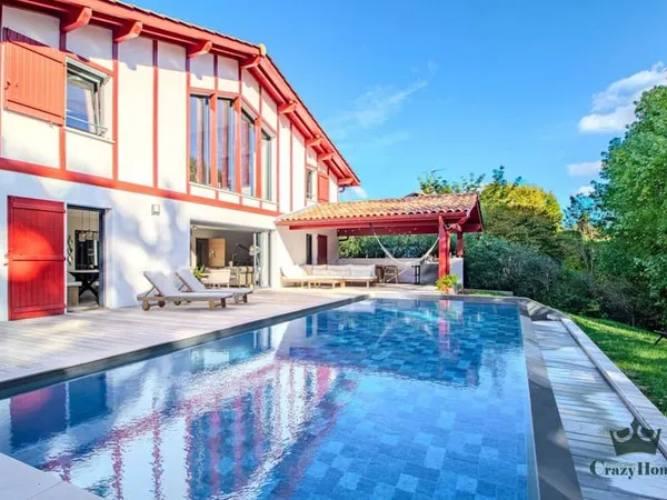 Maison 5 pièces 239 m²