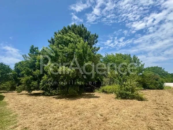 Terrain constructible 870 m²