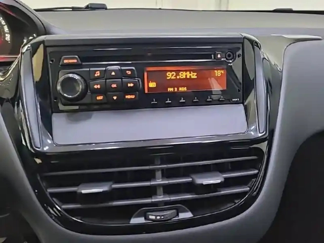 Peugeot 208 puretech 68ch bvm5 — photo 39