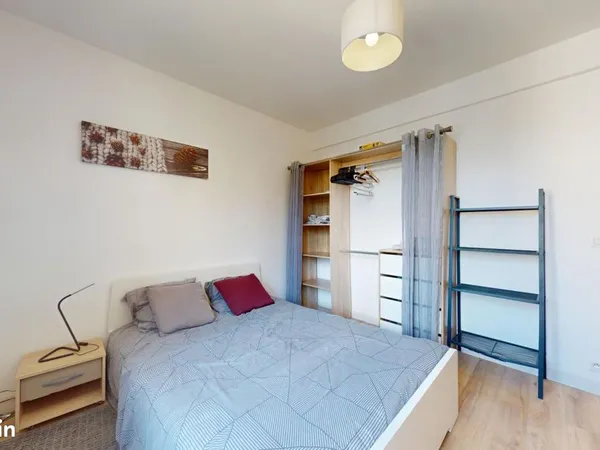 Chambre 6 pièces 116 m²