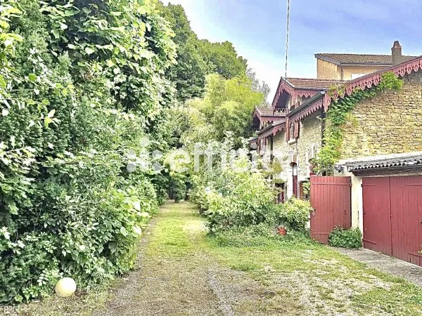 Maison 8 pièces 158 m²