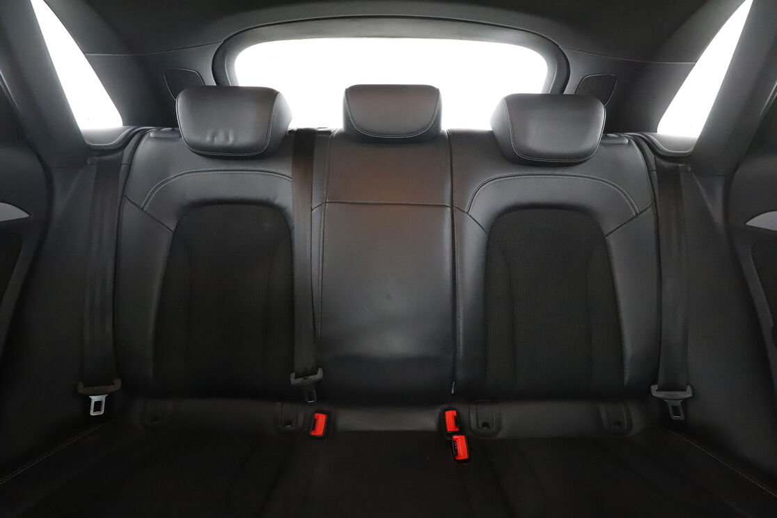 Audi Q3 2.0 TDI S Line — photo 14