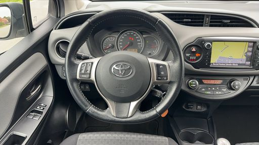 Toyota Yaris 1.3 VVT-i 100 - Dynamic Business – 2017 – 139738 km – Essence – Boîte Manuelle — photo 30