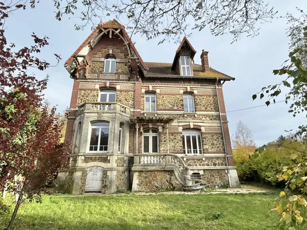 Maison 9 pièces 315 m²