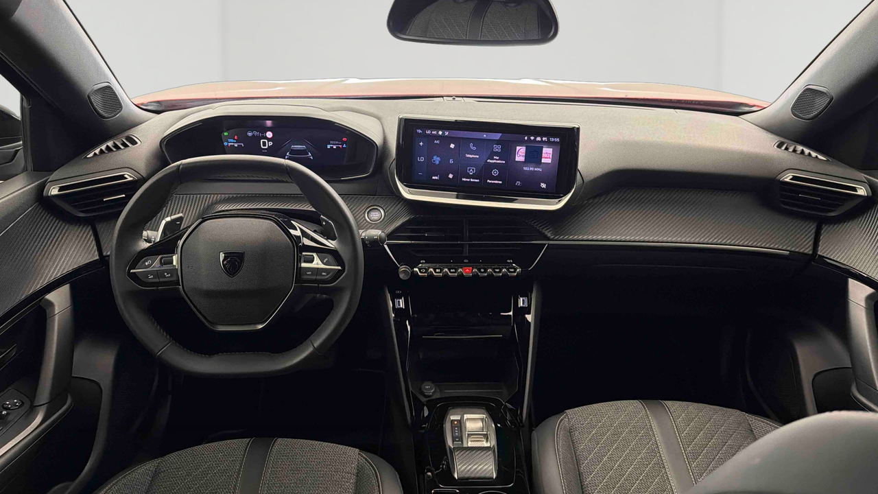 Peugeot 2008 PureTech 130 S&amp;S EAT8 — photo 9
