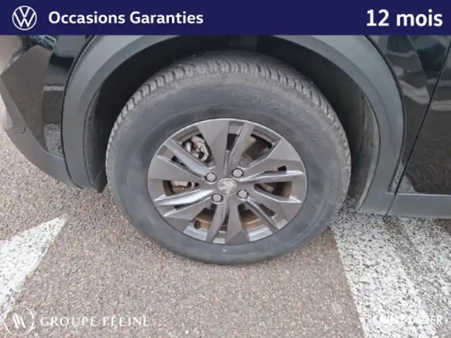 Peugeot 2008 e- 136ch style — photo 12