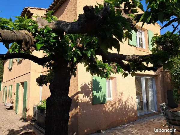 Rare Golfe de Saint-Tropez : Maison + 2 appartements et piscine idéal famille & fort potentiel locat