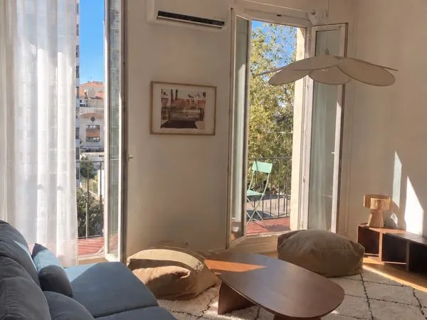 T3 MEUBLÉ - BD SAKAKINI - 13005 MARSEILLE - 47 m²